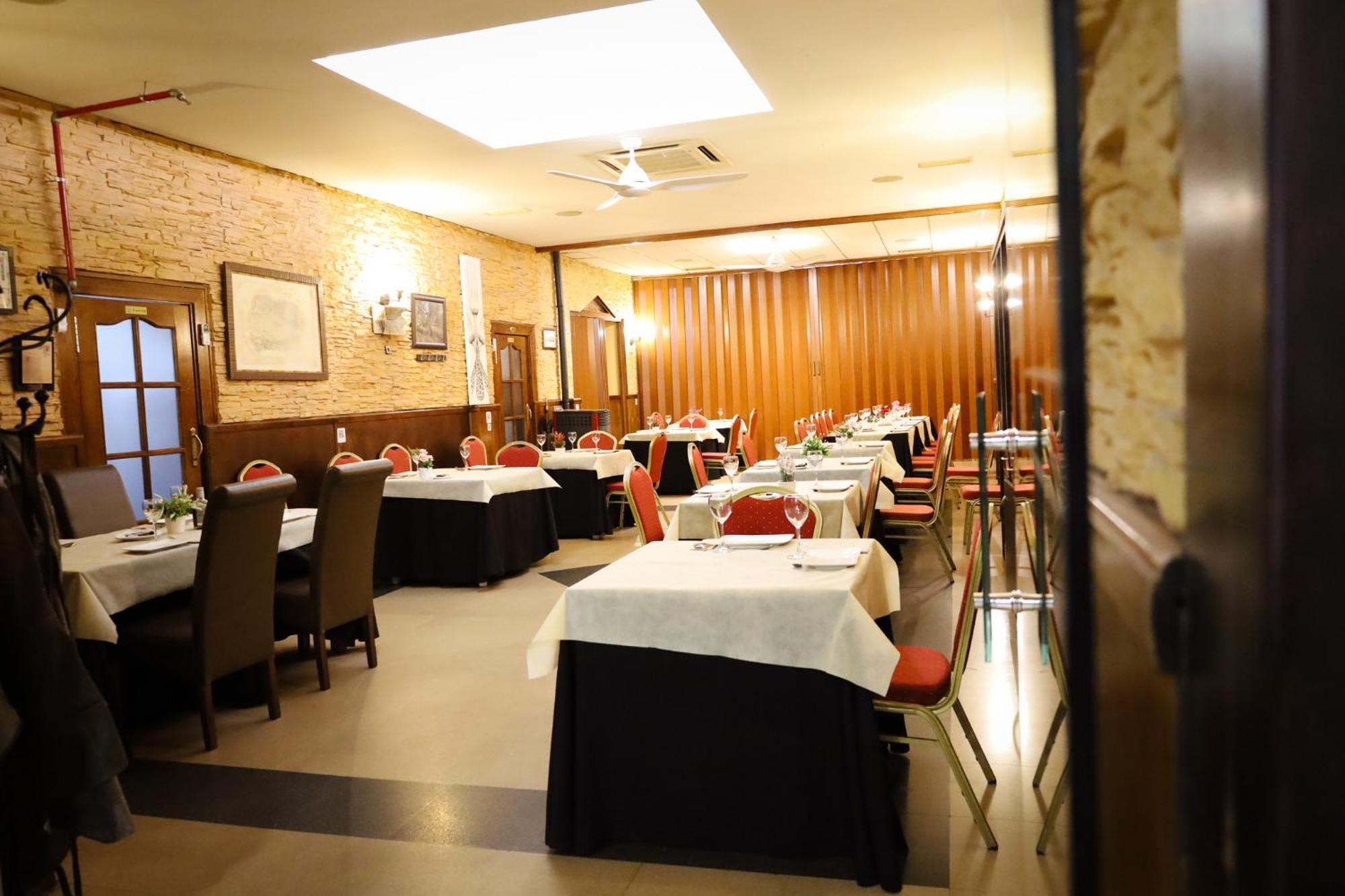 Hospedium Dlj Hostal Ben Nassar Arjona Luaran gambar